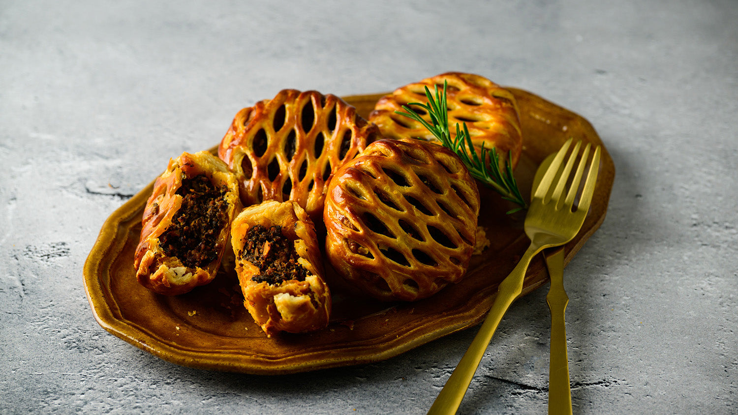 濃厚ミートパイ 黒トリュフ 4個入り(販売元：株式会社デクノバース